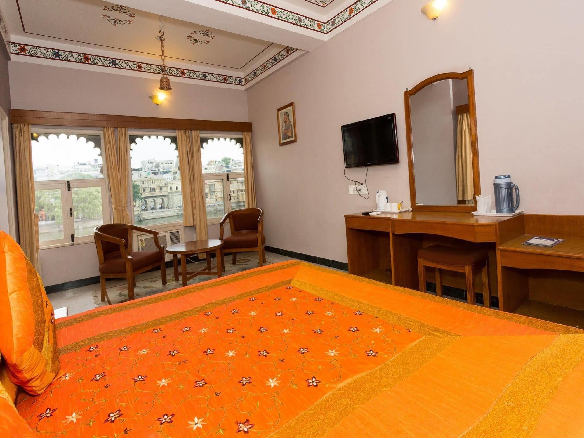 Sarovar - Lake Facing Boutique Hotel On Lake Pichola Udaipur Esterno foto