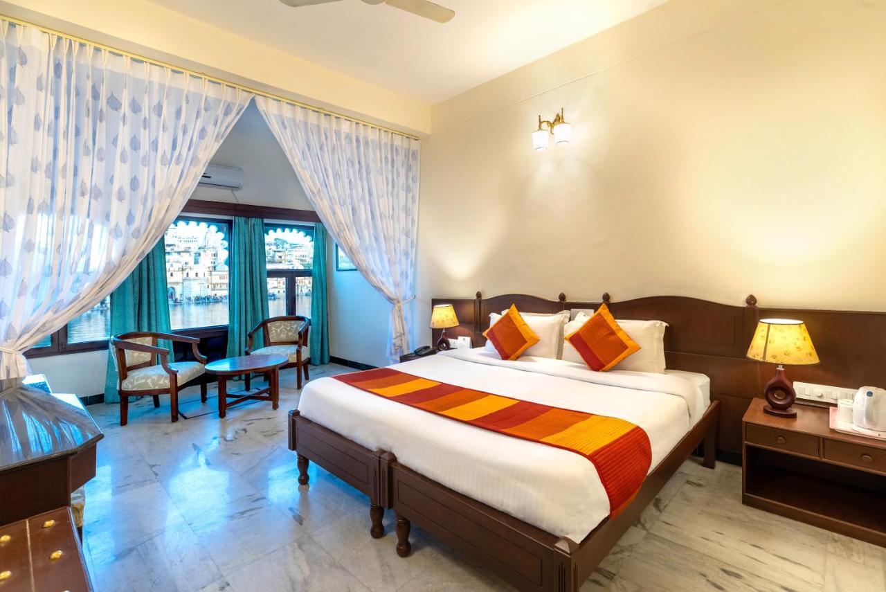 Sarovar - Lake Facing Boutique Hotel On Lake Pichola Udaipur Esterno foto