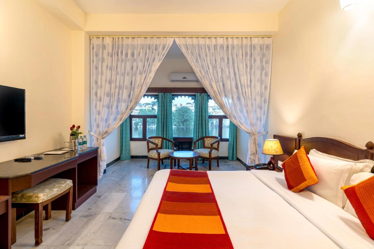 Sarovar - Lake Facing Boutique Hotel On Lake Pichola Udaipur Esterno foto