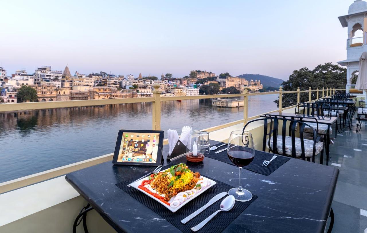 Sarovar - Lake Facing Boutique Hotel On Lake Pichola Udaipur Esterno foto