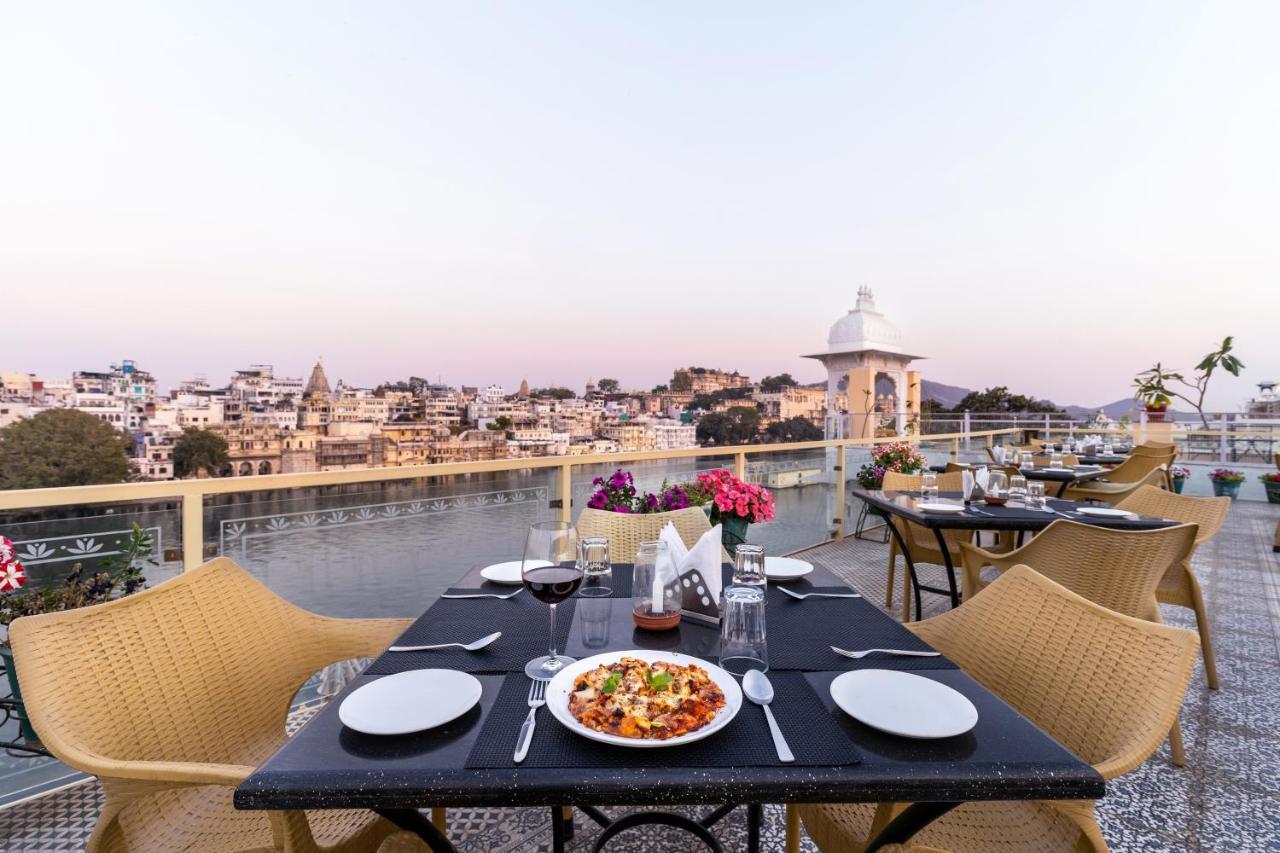 Sarovar - Lake Facing Boutique Hotel On Lake Pichola Udaipur Esterno foto